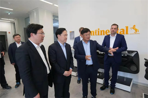 1685606761939777.jpg 常州市委书记陈金虎率团赴德国开展经贸洽谈4_副本.jpg