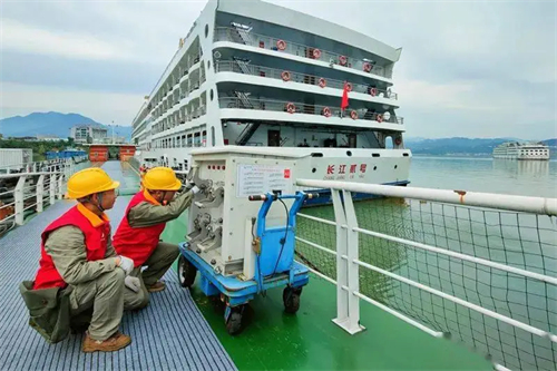 沿长江看岸电①：船到电通 供给无忧1.jpg