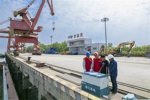 1707268839120383.jpg 沿长江看岸电⑤:船e行 两岸绿2.jpg