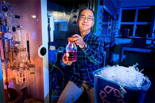 1737594237392038.jpg 科学家研究将塑料废弃物转化为可持续喷气燃料2.jpg